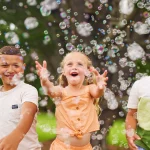 11349_BUNCH O BALLOONS_MIXED_BUBBLE BLASTER LARGE WITH RESERVOIR_LIFESTYLE_02A