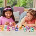 77623_5 SURPRISE_A LOT A AXOLOTL_LIFESTYLE_01